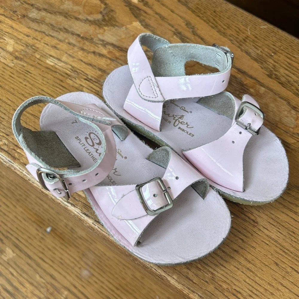 SALT WATER SANDALS BY HOY SHOE Sun-San Surfer Sandals baby pink  Patent girls